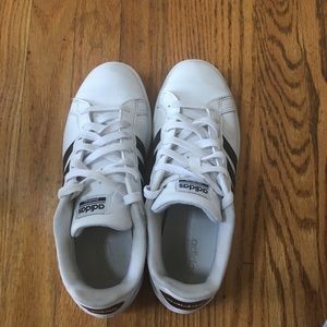 Adidas - White and Black Grand Court's